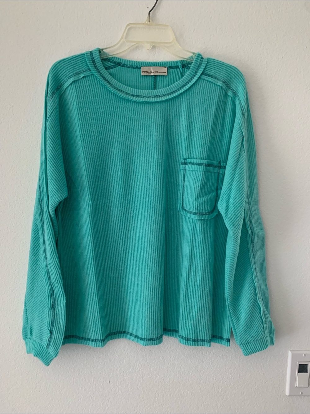 Zenana Outfitters Teal Crewneck Ribbed 
Top With Pocket NWOT 🌴